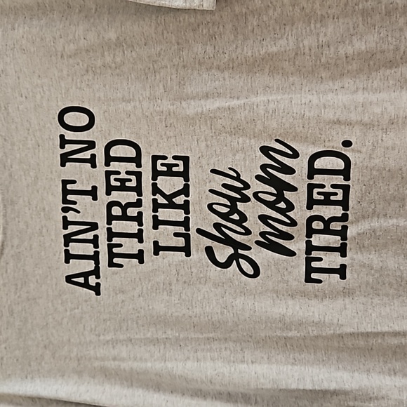 Show Mom T-Shirt - Picture 2 of 4